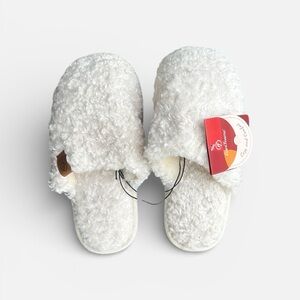 NEW EverFoams Women’s Fuzzy Slip-On Slippers – Cozy Memory Foam (Size 7–8)